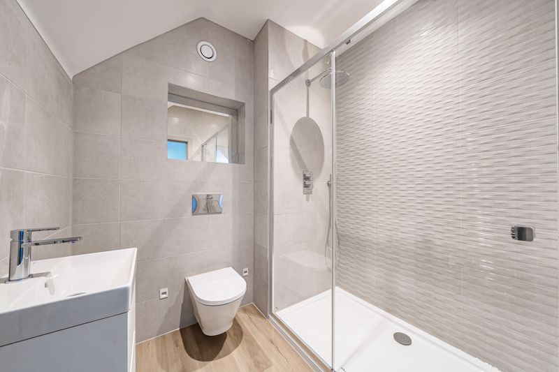 En-suite- click for photo gallery